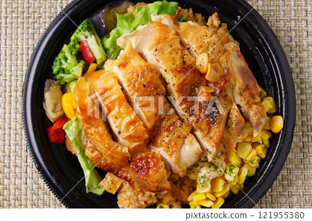 雞肉牛排盒午餐 121955380