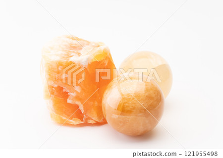 Beautiful calcite rough stones and balls Beautiful calcite rough stones and balls 121955498