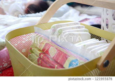 Baby care set (milk powder, diapers) 121955876
