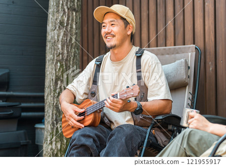 Couples who enjoy camping, glamping, vacation homes, and private lodgings together 121955917