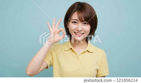 一個說好的女人，一個給 OK 手勢的女人 121956214