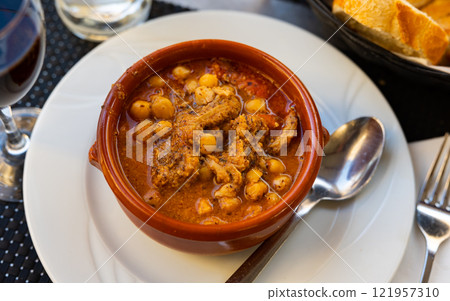 Nice plate of callos a la catalana served with chickpeas and chorizo 121957310