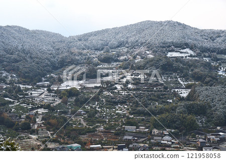 Snowscape of Nagasaki, southern Kyushu 121958058