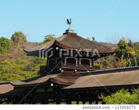 主要掛在藍天 主要掛在藍天 121958275
