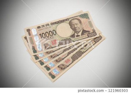 Image of 10,000 yen bill money 121960303
