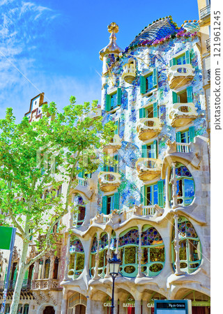 Casa Batllo (House of Bones). Barcelona. 121961245