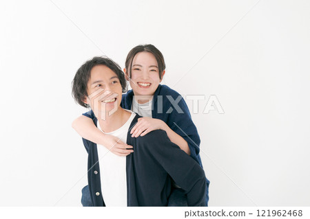 Happy men and women in their 20s Happy men and women in their 20s 121962468