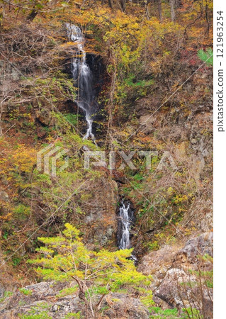 Autumn at Ryuokyo Gorge in Nikko City - Unnamed waterfall in Hakuryukyo Gorge Autumn at Ryuokyo Gorge in Nikko City - Unnamed waterfall in Hakuryukyo Gorge 121963254