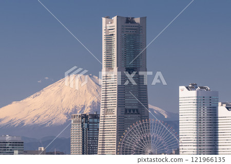 [神奈川縣] 俯瞰富士山的橫濱港未來風景 121966135