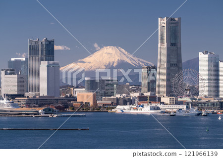 Kanagawa Prefecture: View of Yokohama Minato Mirai overlooking Mount Fuji 121966139