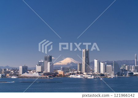 [神奈川縣] 俯瞰富士山的橫濱港未來風景 121966142