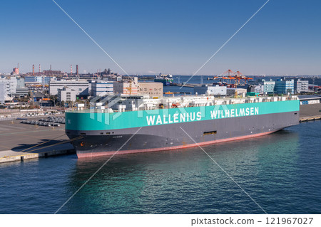 Kanagawa Prefecture: Anchored car carrier 121967027