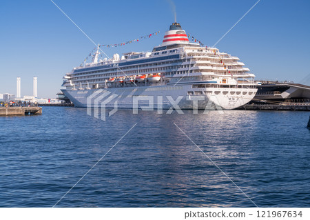 [神奈川縣] 豪華遊輪停泊在橫濱大棧橋 121967634