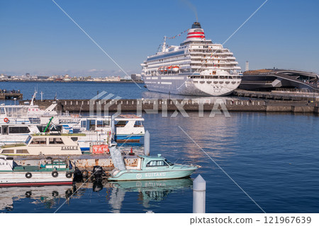 Kanagawa Prefecture: Luxury cruise ship anchored at Osanbashi Pier, Yokohama 121967639