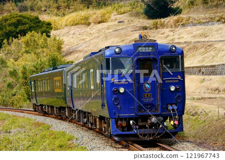 「川瀨美山見世」攀登阿蘇方向的斜坡 「川瀨美山見世」攀登阿蘇方向的斜坡 121967743