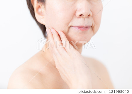 Skin care image for middle-aged to senior women 121968040