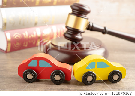 Hammer gavel judge with car vehicle accident, insurance coverage claim lawsuit court case. 121970168