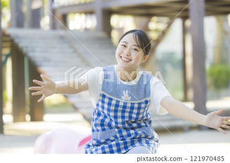 Park nursery teacher Park nursery teacher 121970485