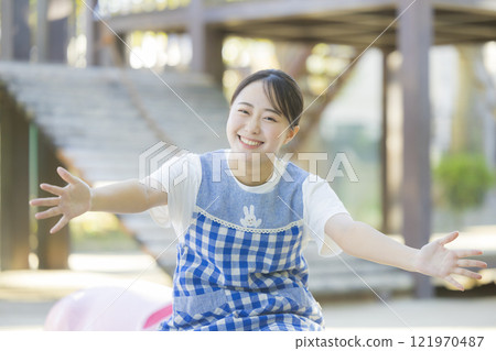 Park nursery teacher Park nursery teacher 121970487