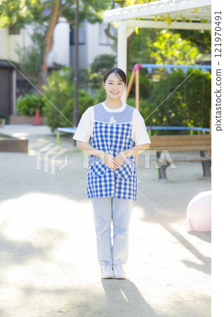 Park nursery teacher 121970491