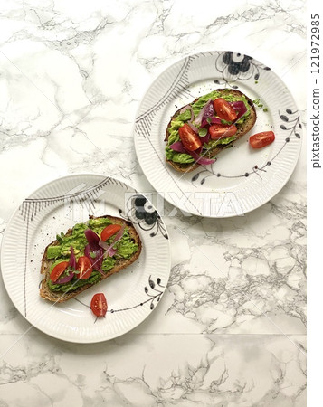 Food Styling: Avocado Toast 121972985