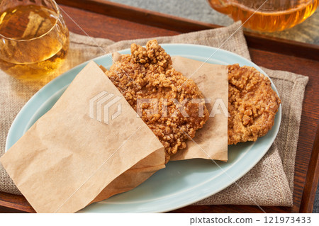 Taiwanese fried chicken "Jipai" - Crispy and juicy street food 121973433