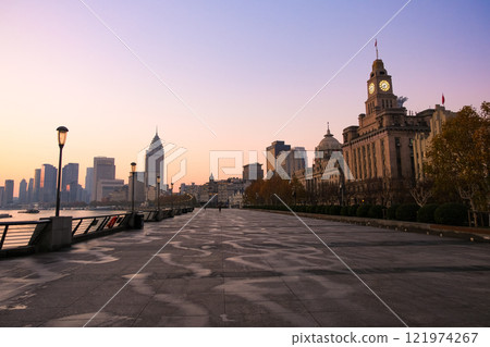 The Bund at sunrise in Shanghai, China The Bund at sunrise in Shanghai, China 121974267