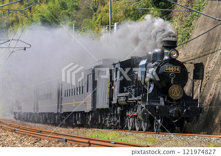 SL Hitoyoshi running on the Kagoshima Main Line 121974827