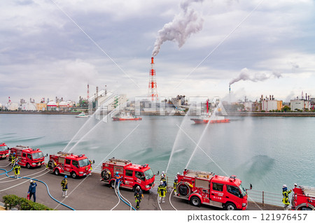 四日市消防局成立儀式、同步噴水演習(三重縣四日市市) 四日市消防局成立儀式、同步噴水演習(三重縣四日市市) 121976457