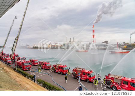 Yokkaichi City Fire Department New Year's Parade and Water Discharge Training (Yokkaichi City, Mie Prefecture) Yokkaichi City Fire Department New Year's Parade and Water Discharge Training (Yokkaichi City, Mie Prefecture) 121976583