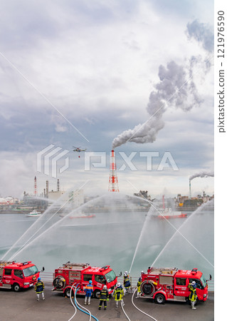 四日市消防局成立儀式、同步噴水演習(三重縣四日市市) 四日市消防局成立儀式、同步噴水演習(三重縣四日市市) 121976590