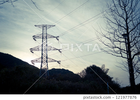 電源線剪影 電源線剪影 121977876