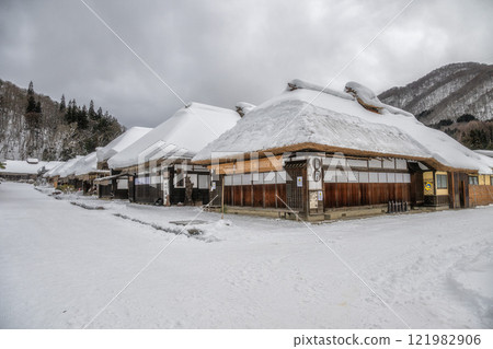 Snow-covered Ouchijuku in Shimogo Town, Fukushima Prefecture Snow-covered Ouchijuku in Shimogo Town, Fukushima Prefecture 121982906
