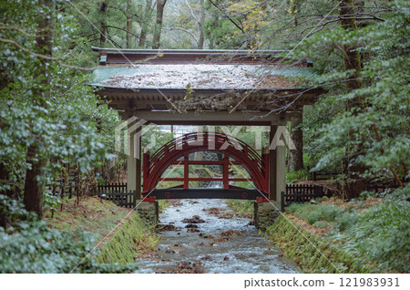 新潟彌彥神社的玉橋 新潟彌彥神社的玉橋 121983931