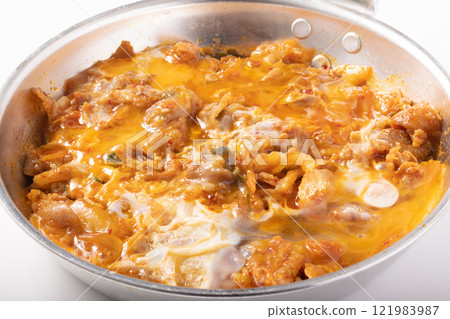 豬肉泡菜加蛋 121983987