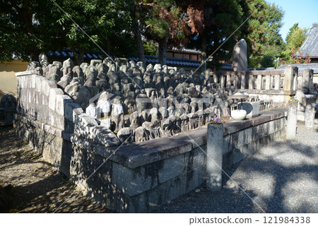 Daitokuji Temple, 1000 Jizo Tomb, Murasakino, Kita Ward, Kyoto City 121984338