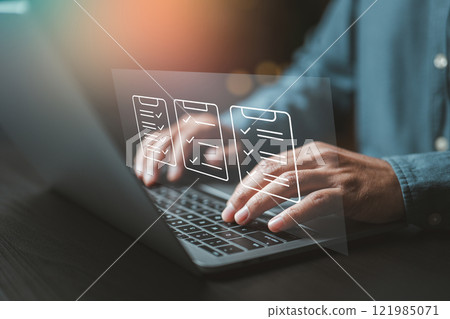 Paperless productivity: Manage tasks and priorities with ease using technology. 121985071