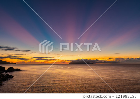 Beautiful crepuscular light at dusk (September) Environmentally friendly image 121985155