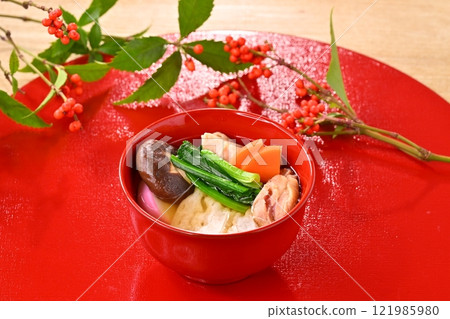 新年菜餚，Zoni，Ozoni，麻糬，Zoni，麻糬，香菇，雞肉，新年菜餚，魚糕，菠菜，胡蘿蔔，慶祝活動 121985980