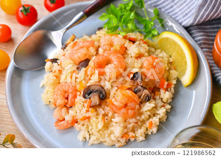 Shrimp pilaf, shrimp pilaf, seafood dish, pilaf, mushroom, lemon, lunch, western food, wine 121986562
