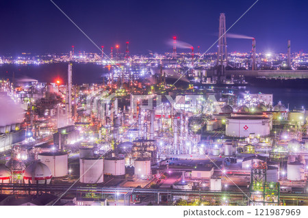 三重縣四日市港大廈工廠夜景 121987969