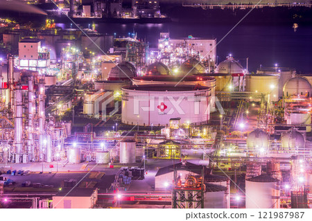 三重縣四日市港大廈工廠夜景 三重縣四日市港大廈工廠夜景 121987987