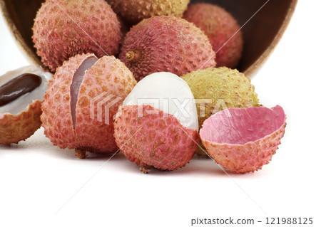 Fresh Lychee Fruits with Peeling Bundle Fresh Lychee Fruits with Peeling Bundle 121988125