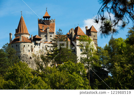 Bran Castle on cliff top, Romania Bran Castle on cliff top, Romania 121988519