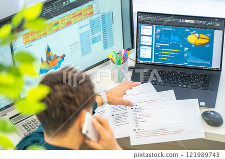 男工程師商業計劃分析圖商人1人 121989743