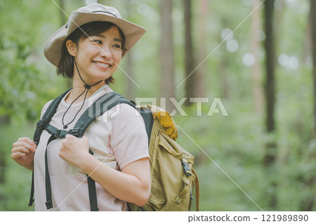 夏季登山遠足 121989890
