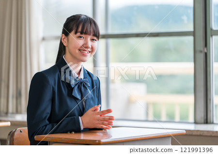 Japanese junior high and high school students studying at school (smile) Japanese junior high and high school students studying at school (smile) 121991396