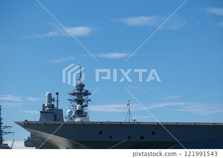 Is it an escort ship? 121991543