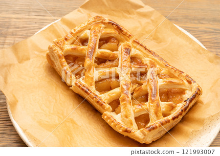 Hand made apple pie 121993007