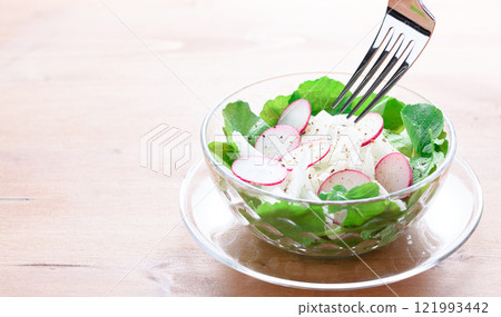 洋蔥蘿蔔沙拉 121993442